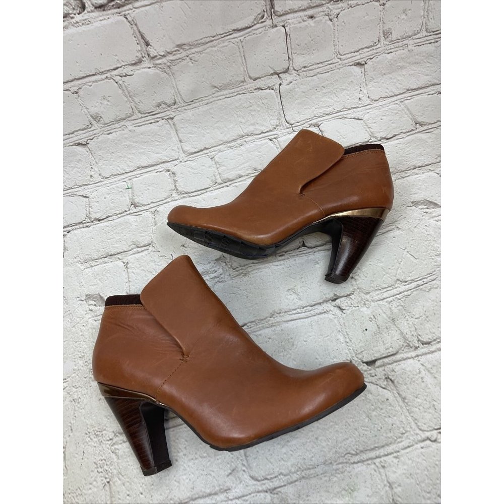 Kenneth Cole Reaction Juice-Y Booties / Boots - 9
